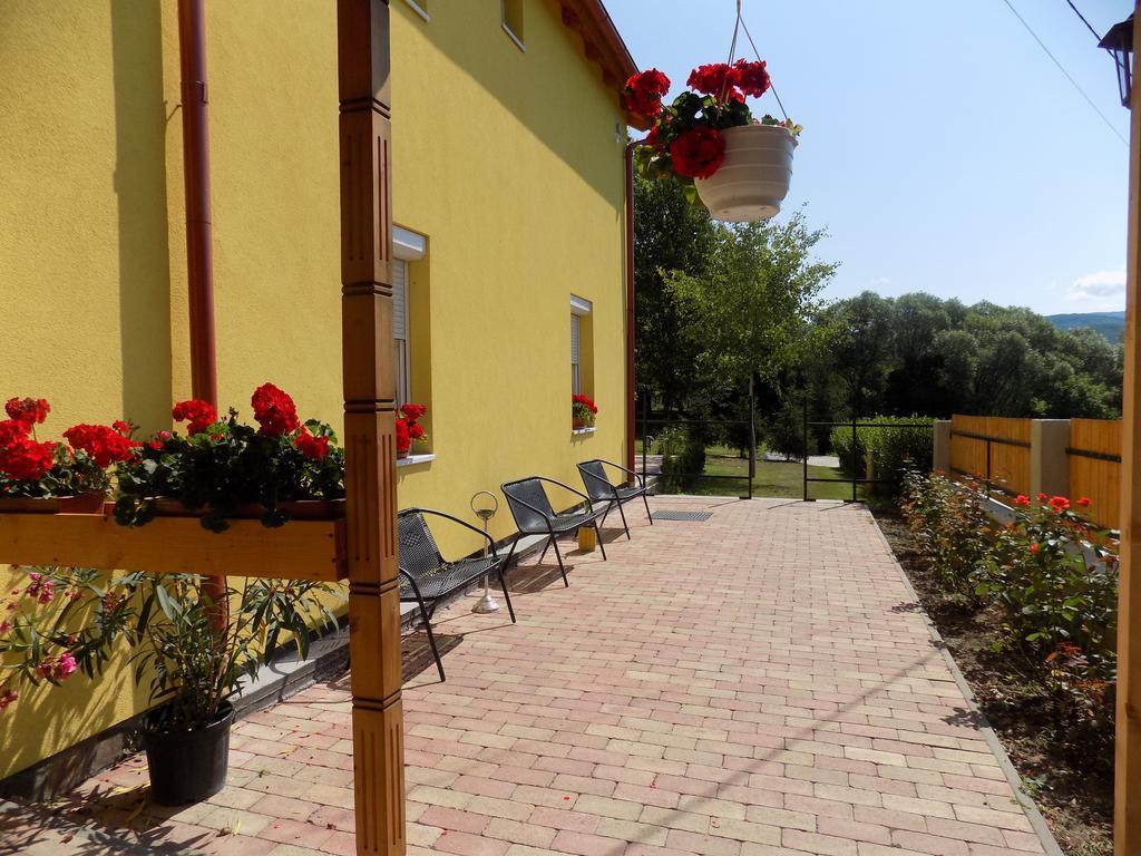 Bakterhaz Vendeghaz Hotel Nagyvisnyo Exterior photo